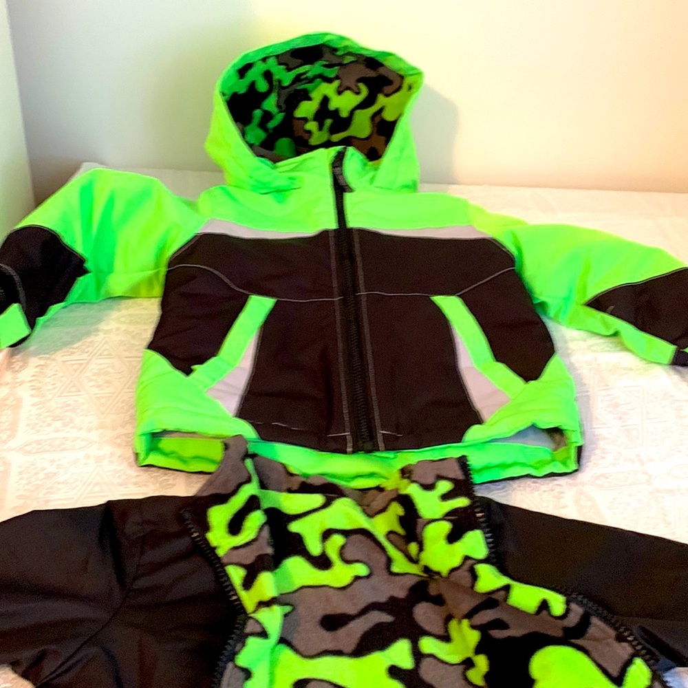 Wonder Kids 2 jackets!   3 in 1 .  Mint condition! 24M Bright!